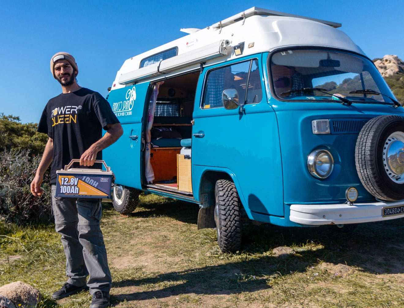 Rakastan seikkailua ja matkustamista vuoden 1977 VW T2:ssa