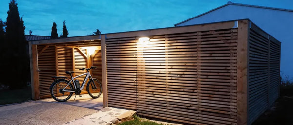 Garage/Carport